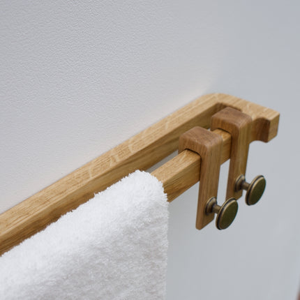 Badezimmeraufhänger aus Erlenholz mit Haken