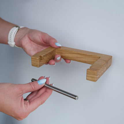 Toiletrulleholder i træ af eg og rustfrit stål – loftstil, minimalistisk, unik