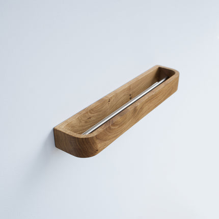 Designerski dębowy wieszak na ręczniki – nowoczesna forma