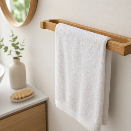 Naturlig egetræs håndklædeholder – minimalistisk design