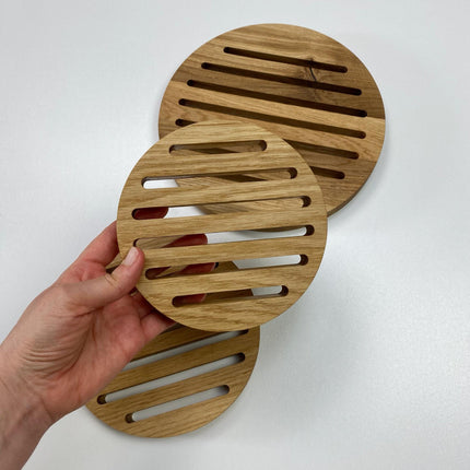 Oak floating shelved, round decorating shelves, modern home deco shelvs, floating plant shelf, fashionable furniture, shelves with bracket