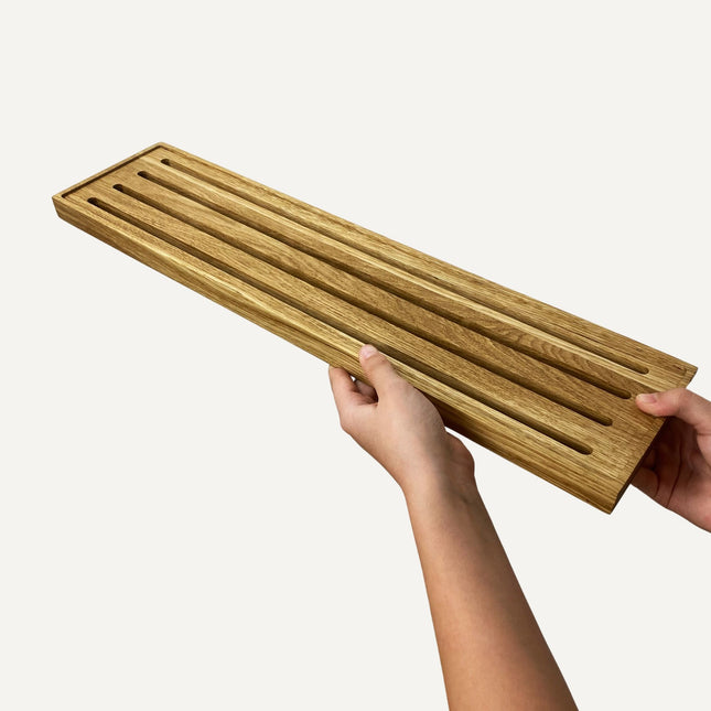 Wisząca półka drewniana ażurowa – naturalne drewno dębowe