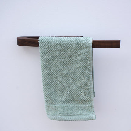 Wieszak na ręcznik z orzecha amerykańskiego – elegancki, samoprzylepny, bez wiercenia, minimalistyczny