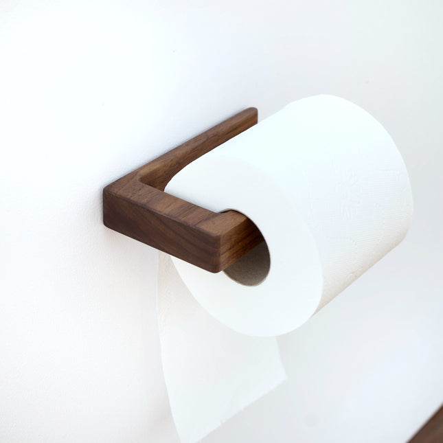 Minimalistyczny uchwyt na papier toaletowy z orzecha amerykańskiego - samoprzylepny
