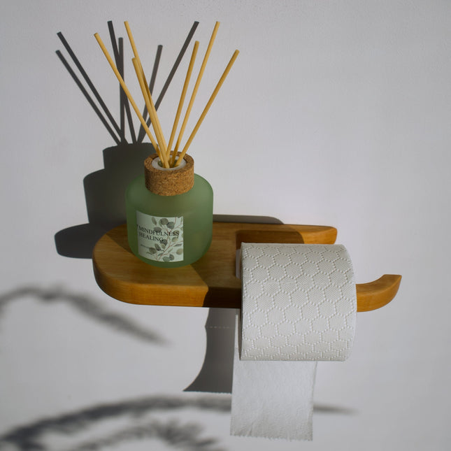 rewniany uchwyt na papier toaletowy, uchwyt na papier z półką, uchwyt na papier toaletowy rustykalny, minimalistyczny uchwyt na papier, uchwyt na papier do łazienki, drewniany wieszak na papier toaletowy, uchwyt na papier toaletowy z półką drewnianą, uchwyt na papier toaletowy styl skandynawski, uchwyt na papier toaletowy bez wiercenia, stojak na papier toaletowy drewniany, uchwyt na papier toaletowy z półką na telefon, uchwyt na papier toaletowy ręcznie robiony, uchwyt na papier toaletowy z litego drewna, 