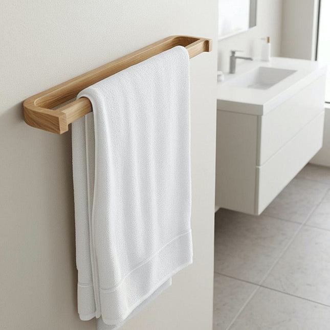 naturalny dębowy wieszak w minimalistycznym stylu japandi, drewniane wieszak na ręcznik