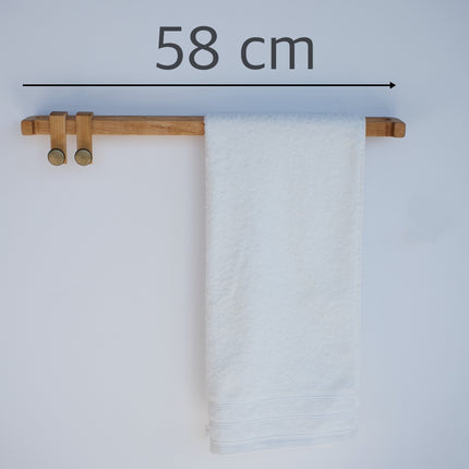 akcesoria łazienkowe, haczki i wieszaki łazienkowe, jaki wieszak na ręczniki do łazienki, wieszak łazienkowy drewniany, minimalistyczny wieszak z drewna, skandynawski styl łazienki, naturalne drewno w łazience