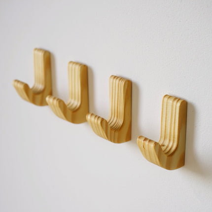 drewniane haczyki, haczyki ścienne, haczyki samoprzylepne, haczyki sosnowe, haczyki drewniane, haczyki do łazienki, haczyki do kuchni, haczyki do przedpokoju, haczyki do pokoju, haczyki na ręczniki, haczyki na ubrania, haczyki na klucze, haczyki dekoracyjne, haczyki wiszące, haczyki montowane bez wiercenia, haczyki na ścianę, haczyki ekologiczne, haczyki naturalne drewno, haczyki skandynawskie,