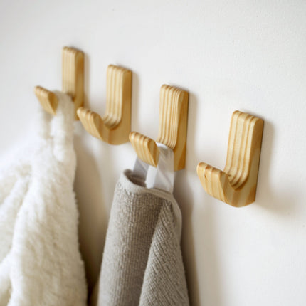 drewniane haczyki, haczyki ścienne, haczyki samoprzylepne, haczyki sosnowe, haczyki drewniane, haczyki do łazienki, haczyki do kuchni, haczyki do przedpokoju, haczyki do pokoju, haczyki na ręczniki, haczyki na ubrania, haczyki na klucze, haczyki dekoracyjne, haczyki wiszące, haczyki montowane bez wiercenia, haczyki na ścianę, haczyki ekologiczne, haczyki naturalne drewno, haczyki skandynawskie,