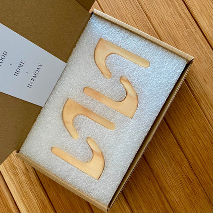 drewniane haczyki, haczyki ścienne, haczyki samoprzylepne, haczyki sosnowe, haczyki drewniane, haczyki do łazienki, haczyki do kuchni, haczyki do przedpokoju, haczyki do pokoju, haczyki na ręczniki, haczyki na ubrania, haczyki na klucze, haczyki dekoracyjne, haczyki wiszące, haczyki montowane bez wiercenia, haczyki na ścianę, haczyki ekologiczne, haczyki naturalne drewno, haczyki skandynawskie,